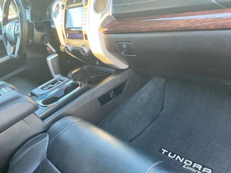 2015 Toyota Tundra 4WD Truck