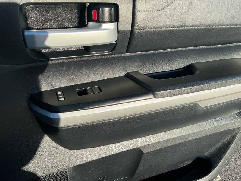 2015 Toyota Tundra 4WD Truck