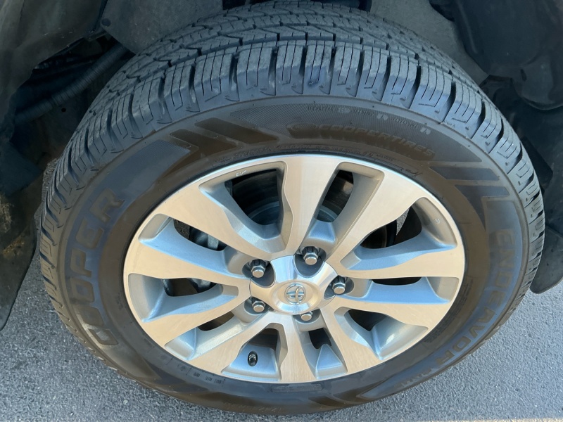 2015 Toyota Tundra 4WD Truck