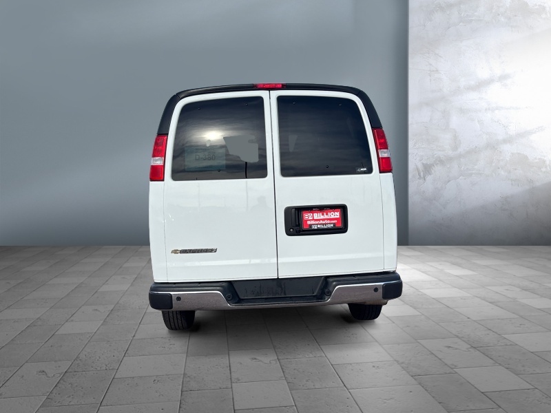 2024 Chevrolet Express Passenger