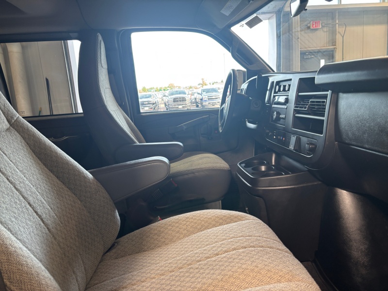 2024 Chevrolet Express Passenger