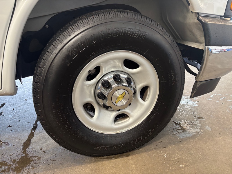 2024 Chevrolet Express Passenger