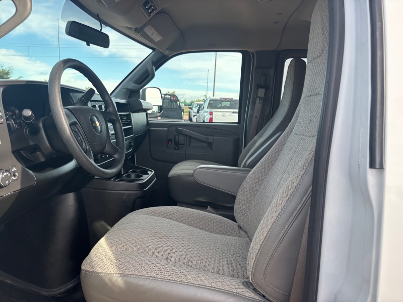 2025 Chevrolet Express Passenger