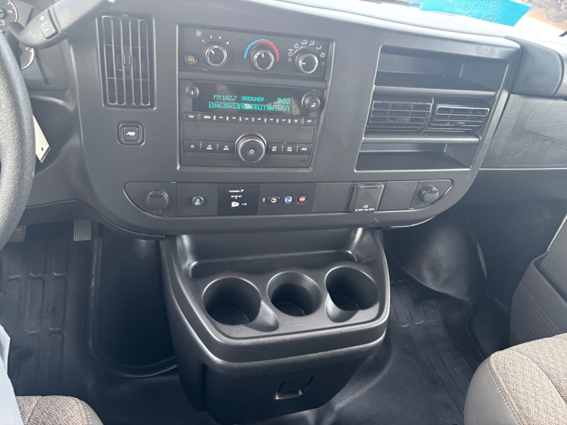 2025 Chevrolet Express Passenger