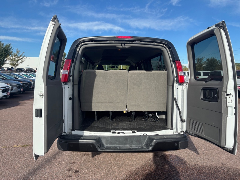 2025 Chevrolet Express Passenger