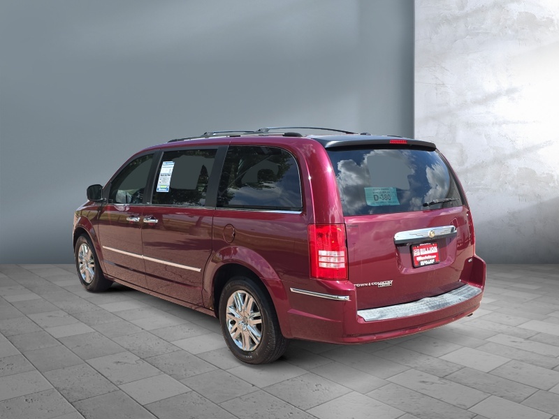 2008 Chrysler Town and Country