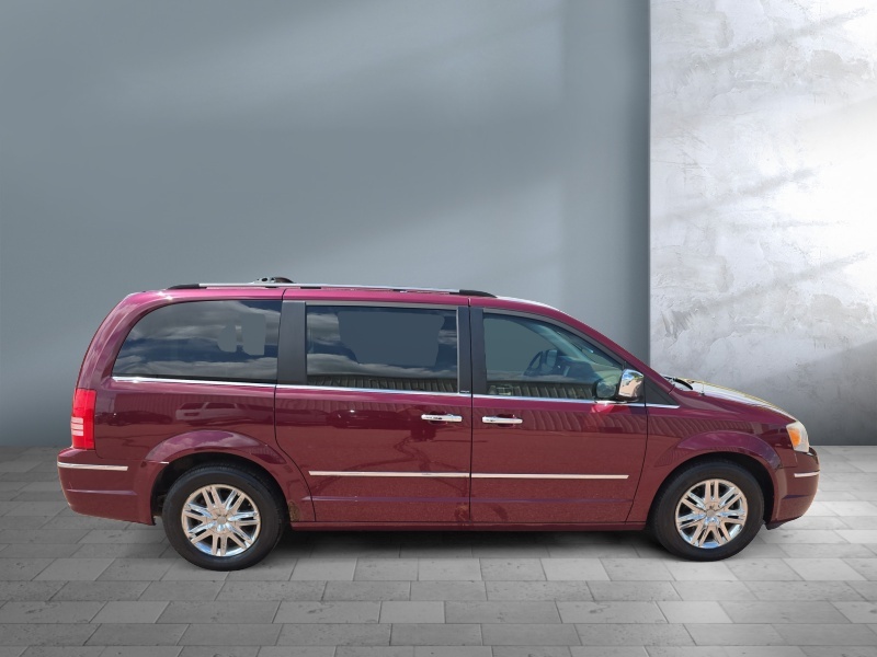 2008 Chrysler Town and Country