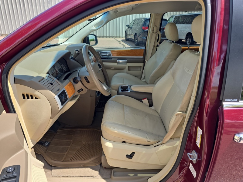 2008 Chrysler Town and Country