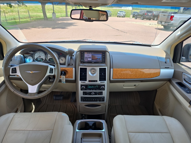 2008 Chrysler Town and Country