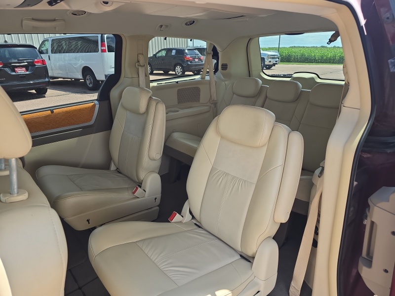 2008 Chrysler Town and Country