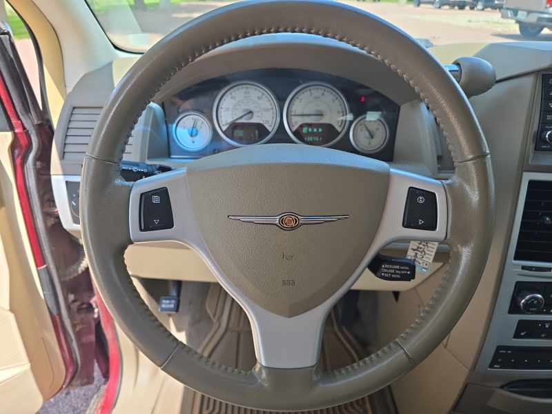 2008 Chrysler Town and Country
