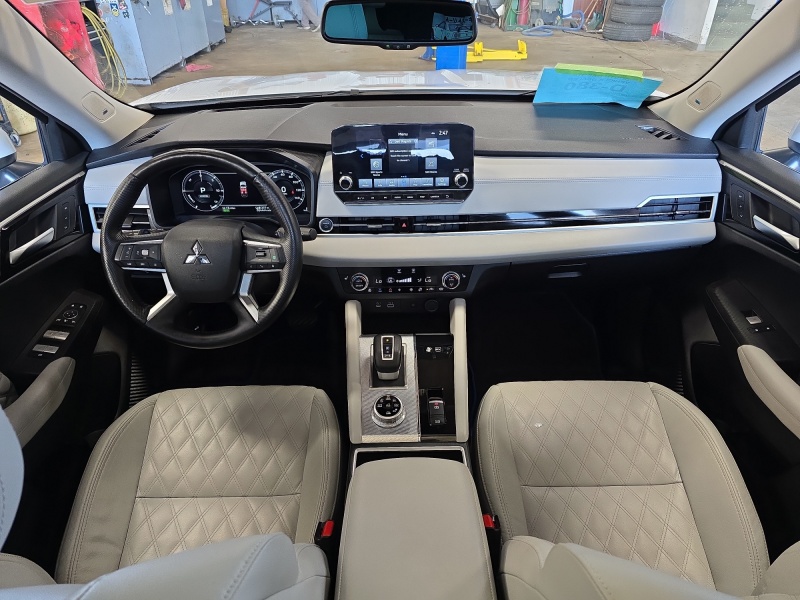 2024 Mitsubishi Outlander Plug-In Hybrid