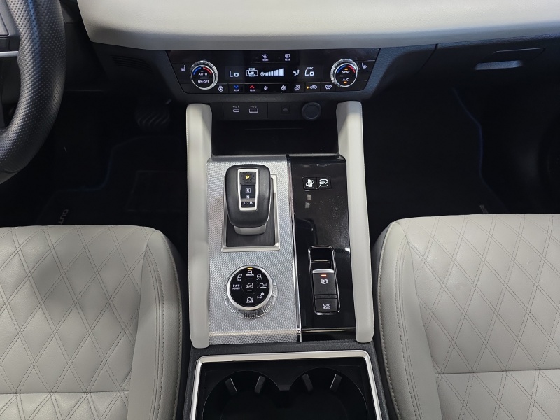 2024 Mitsubishi Outlander Plug-In Hybrid