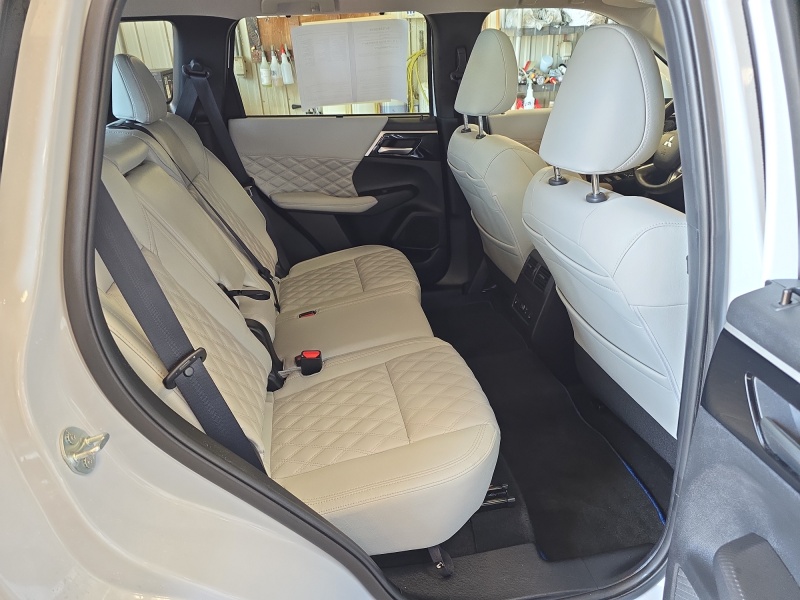 2024 Mitsubishi Outlander Plug-In Hybrid