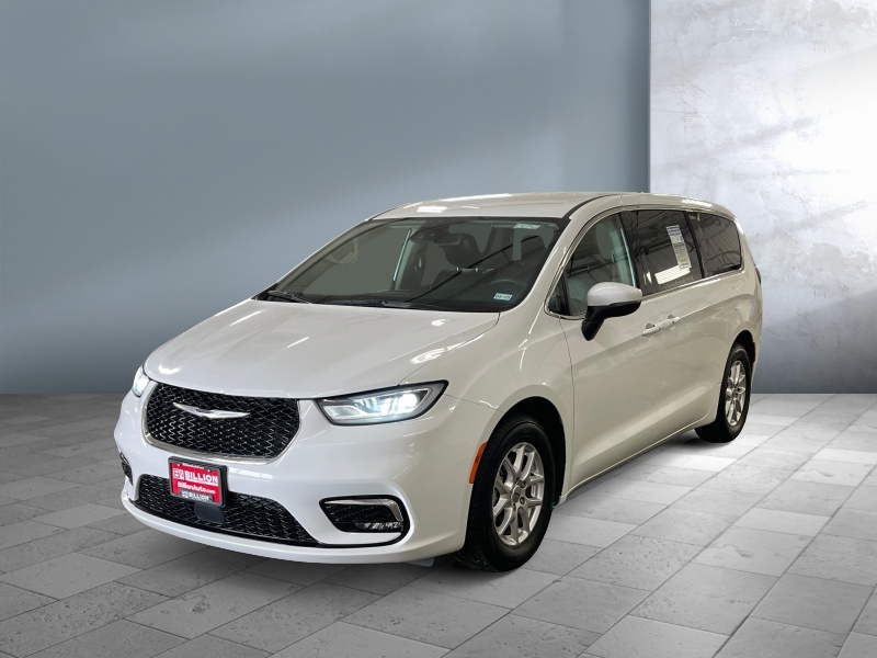 Used 2023 Chrysler Pacifica Touring L Vans