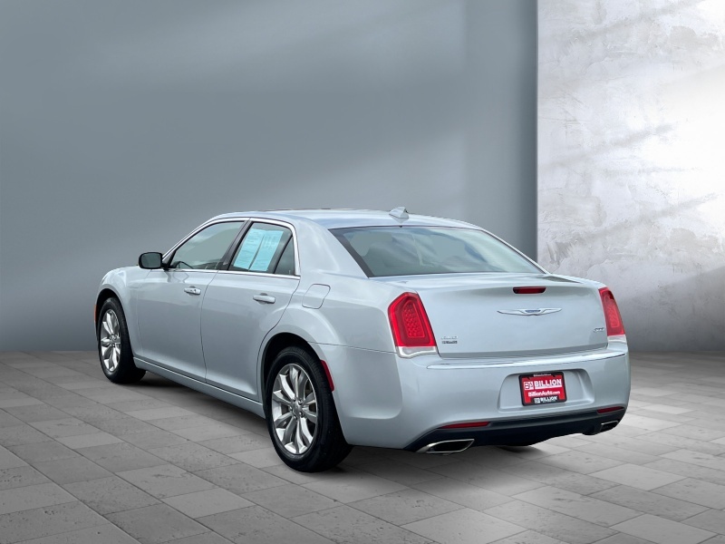 2021 Chrysler 300