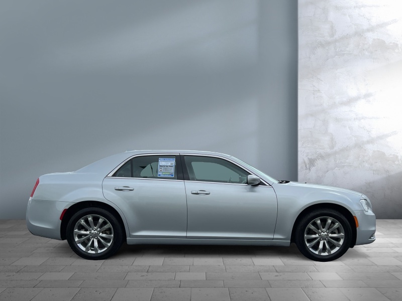 2021 Chrysler 300