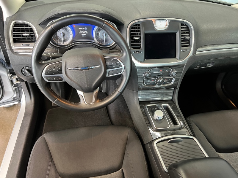 2021 Chrysler 300