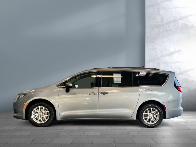 2021 Chrysler Voyager