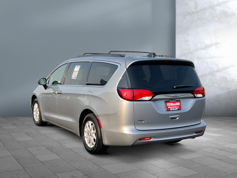 2021 Chrysler Voyager