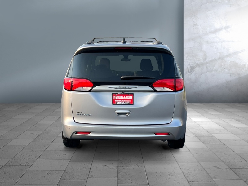 2021 Chrysler Voyager