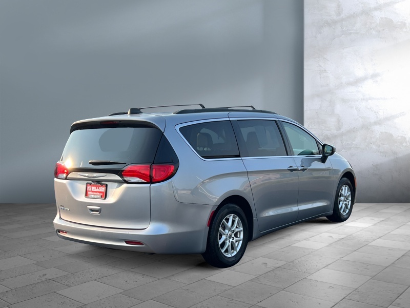 2021 Chrysler Voyager