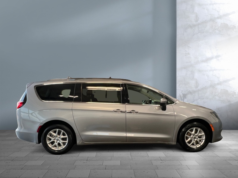 2021 Chrysler Voyager