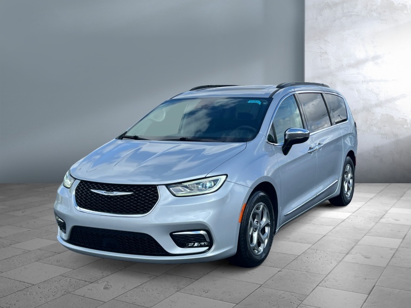 Used 2023 Chrysler Pacifica Limited Vans