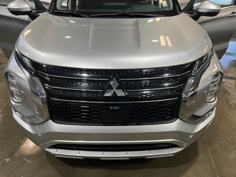 2024 Mitsubishi Outlander