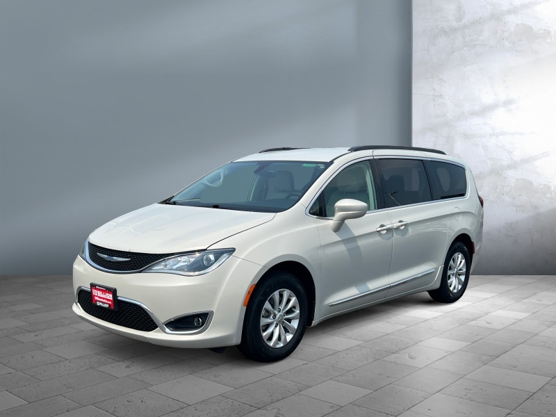 Used 2017 Chrysler Pacifica Touring-L Van