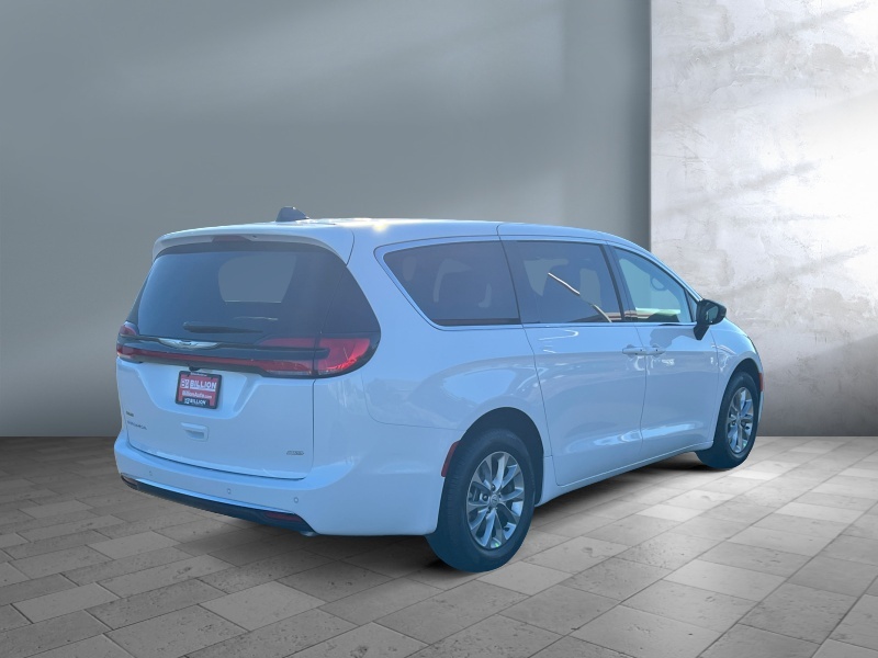 2026 Chrysler Pacifica