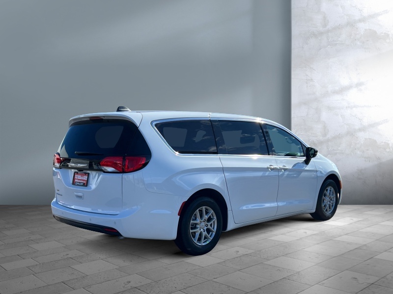 2026 Chrysler Voyager