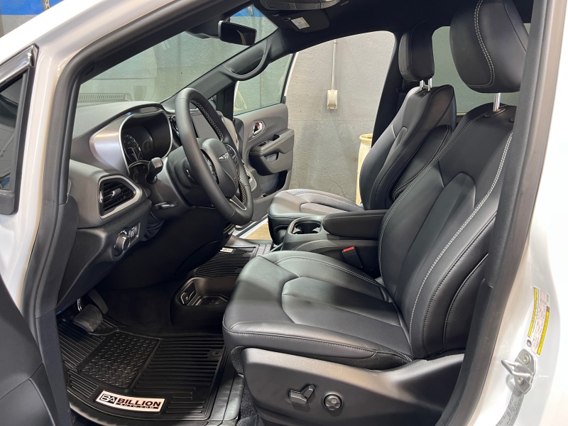 2026 Chrysler Voyager