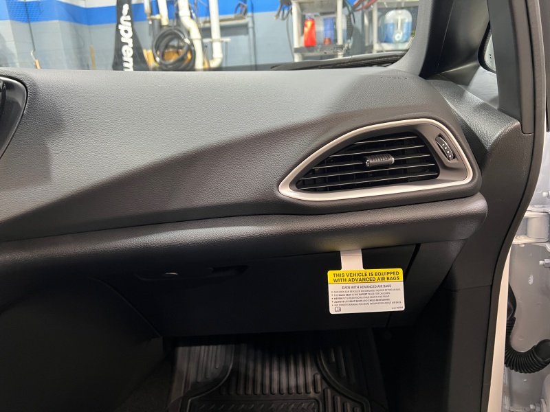 2026 Chrysler Voyager