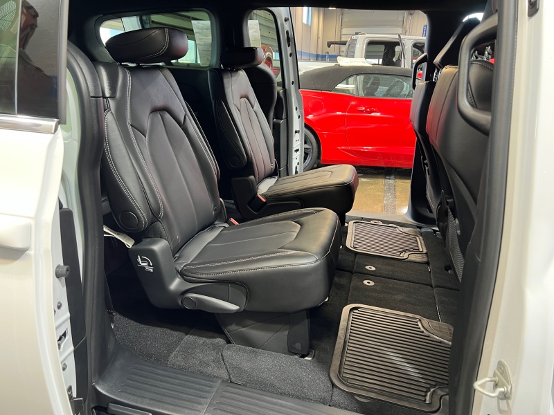 2026 Chrysler Voyager