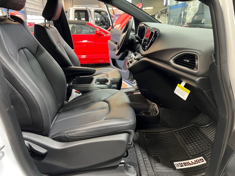 2026 Chrysler Voyager