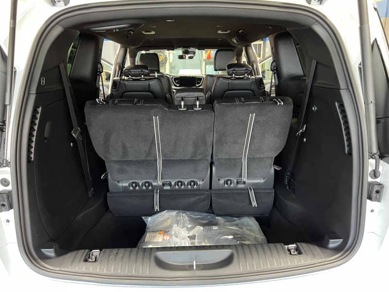 2026 Chrysler Voyager