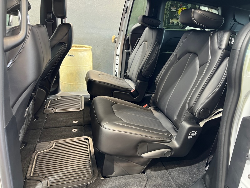 2026 Chrysler Voyager