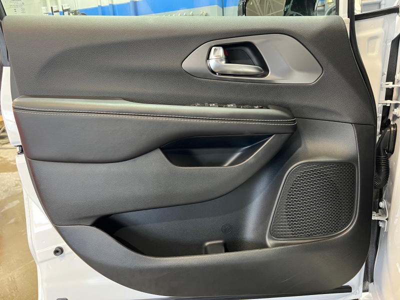 2026 Chrysler Voyager