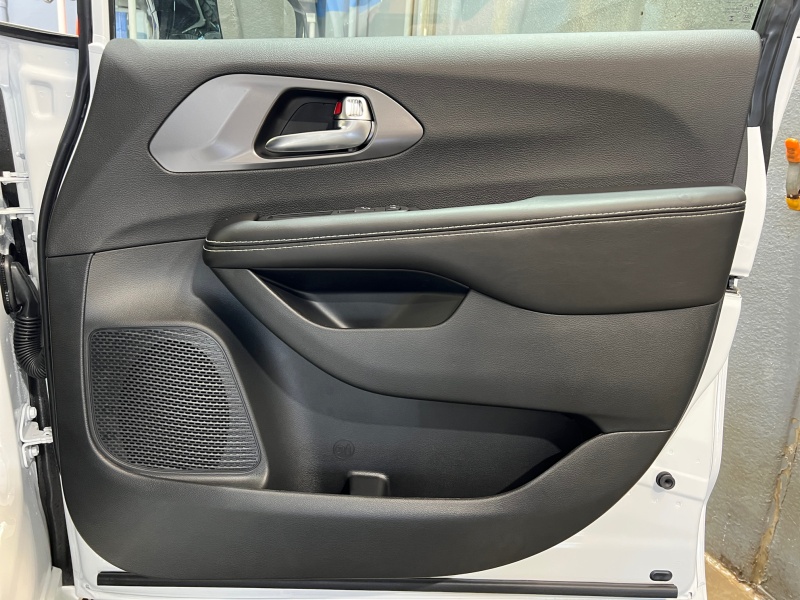 2026 Chrysler Voyager