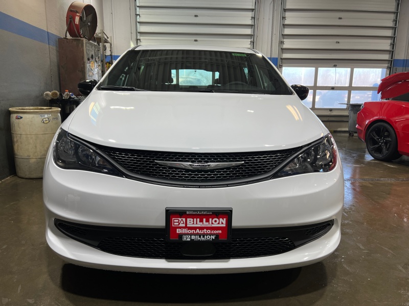 2026 Chrysler Voyager