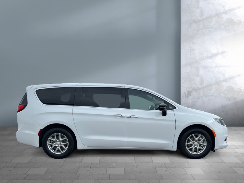 2026 Chrysler Voyager