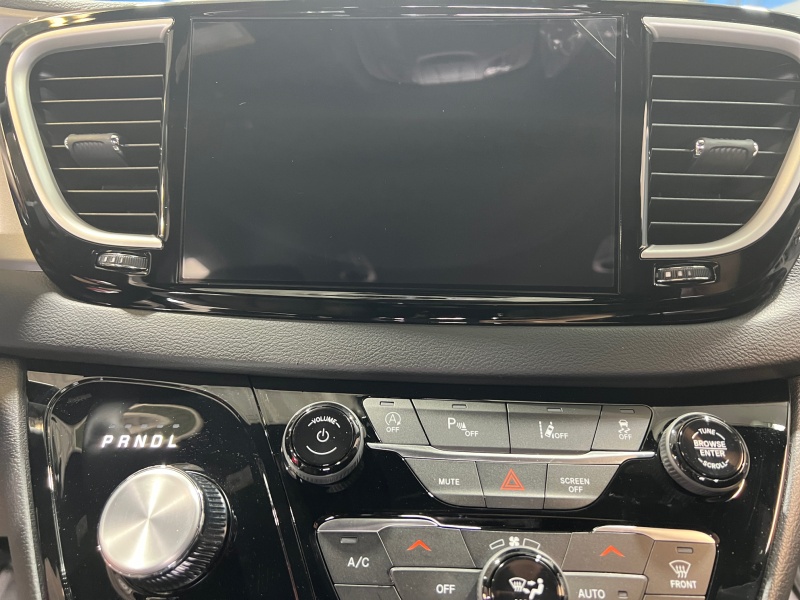 2026 Chrysler Voyager