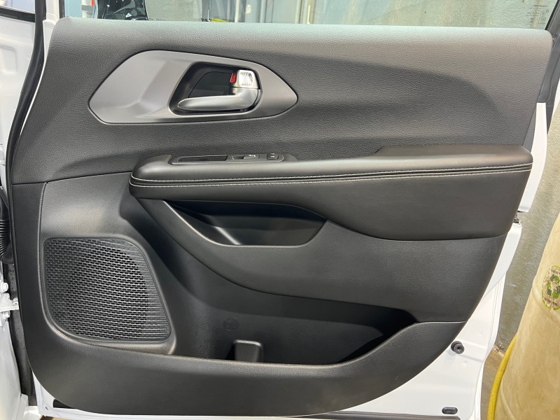 2026 Chrysler Voyager