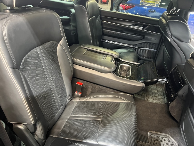 2024 Jeep Grand Wagoneer L