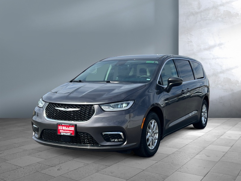 Used 2023 Chrysler Pacifica Touring L Vans