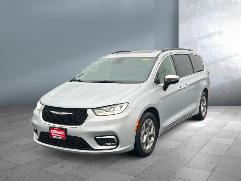 Used 2023 Chrysler Pacifica Limited Vans