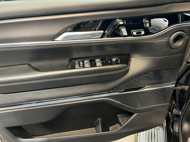 2024 Jeep Grand Wagoneer L