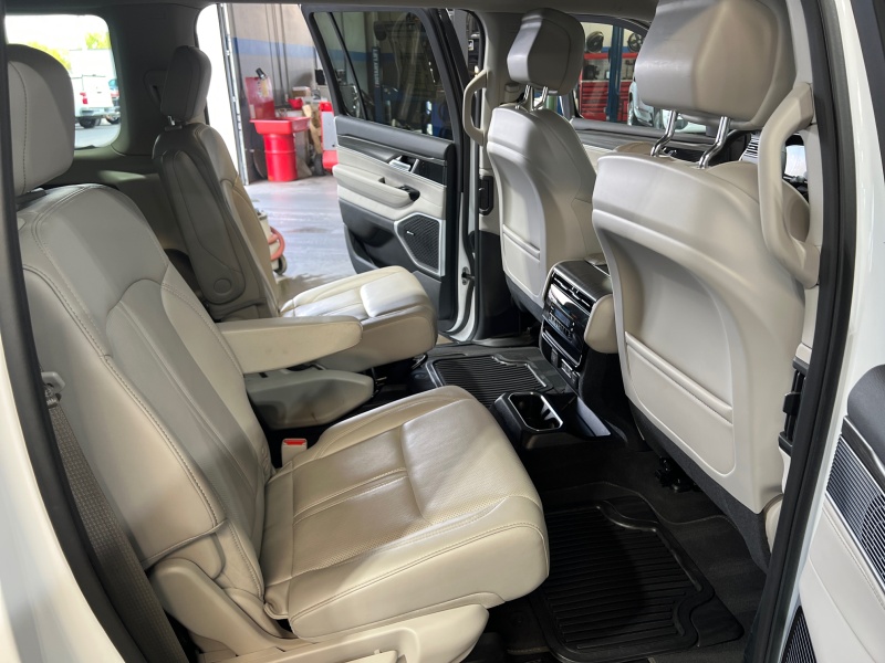 2024 Jeep Wagoneer