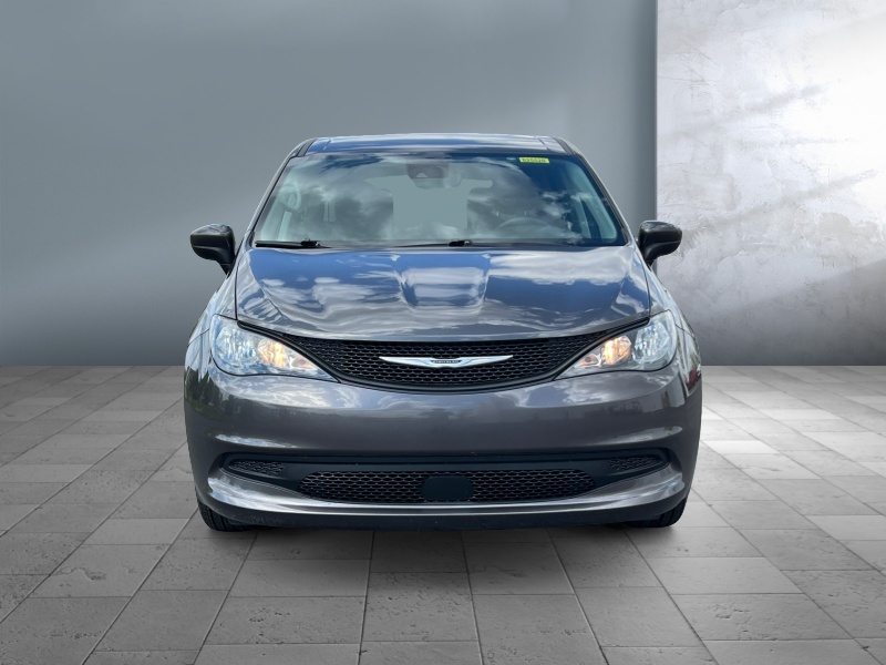 2023 Chrysler Voyager